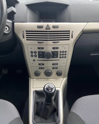 Opel Astra cena 10900 przebieg: 186500, rok produkcji 2008 z Bydgoszcz małe 191